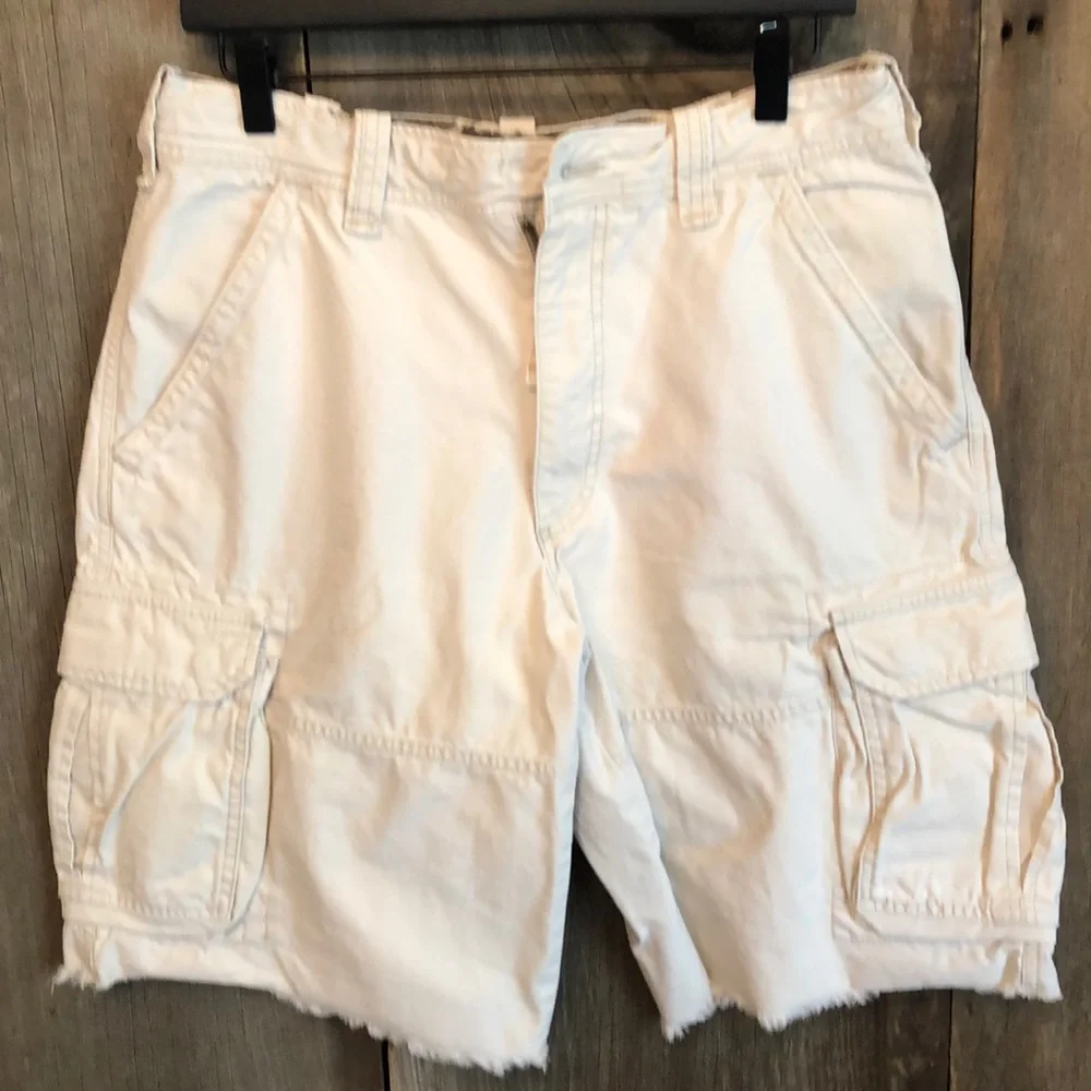 Old Navy Surplus Cargo Shorts in Light Khaki Size 32 Men’s
